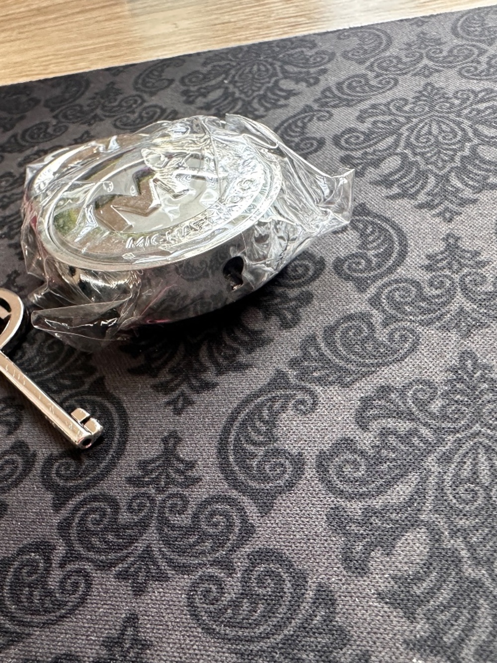 Michael Kors Silver MK Logo Handbag Lock & Key Replacement Hardware - Picture 5 of 6